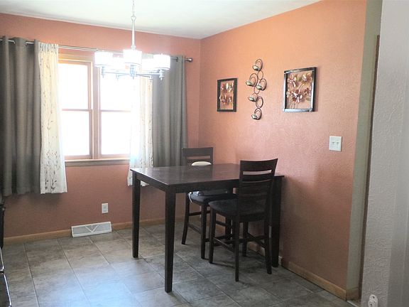 5th image of 1236 Columbian Ave