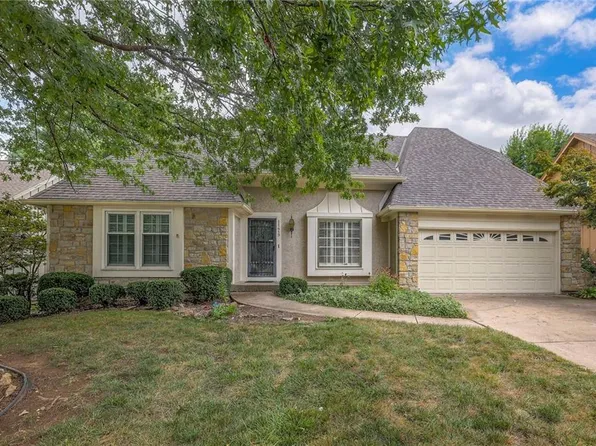 11419 Grant St, Overland Park, KS 66210