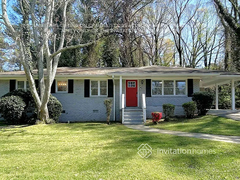 2365 Shamrock Dr — Photo 2