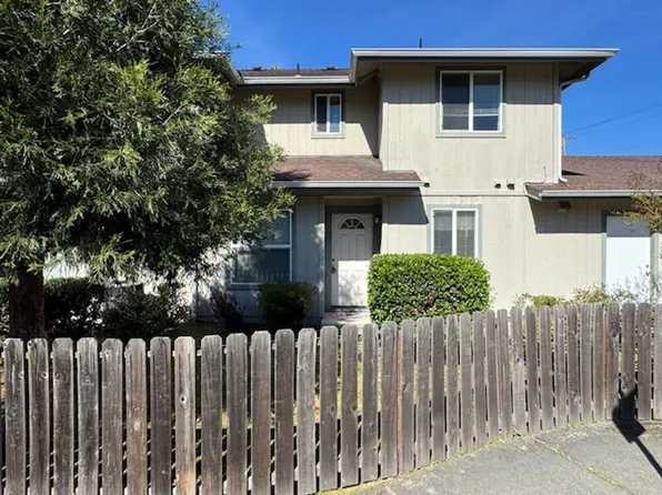 323-325 SE K, 323 SE K St #325, Grants Pass, OR 97526