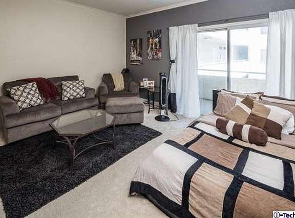 3rd image of 300 N El Molino Ave Unit 203