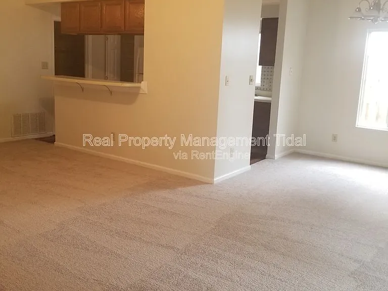 467 Springmont Ct — Photo 3