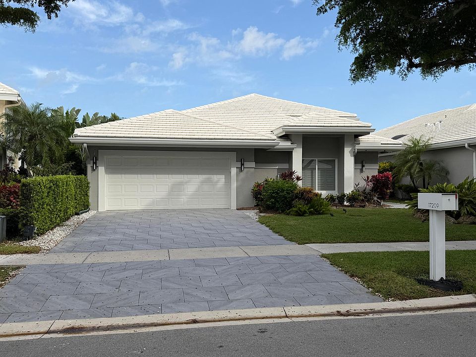 1st image of 17209 HUNTINGTON PARK Way