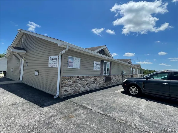 120 East Ave APT A, Winfield, MO 63389