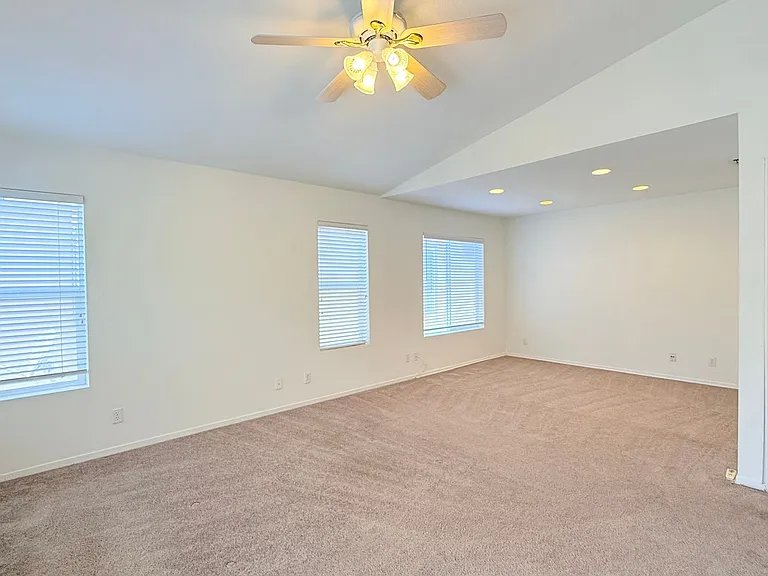 1023 Vista Pointe Cir — Photo 26