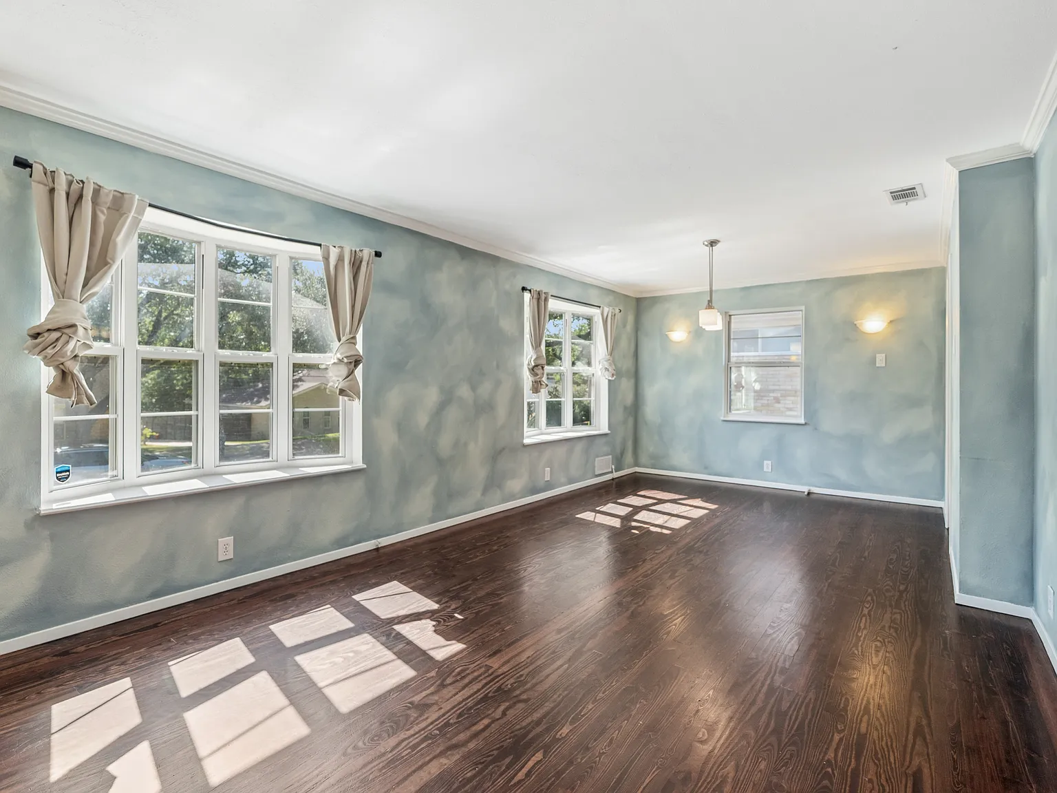 5929 Canterview Drive — Photo 4