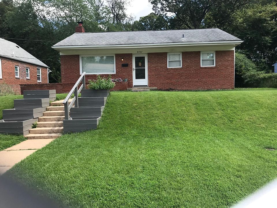 Front of home on large lot. Large addition in rear.