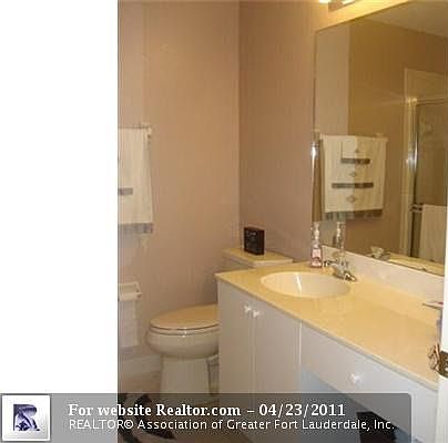 Master Bedroom Bathroom