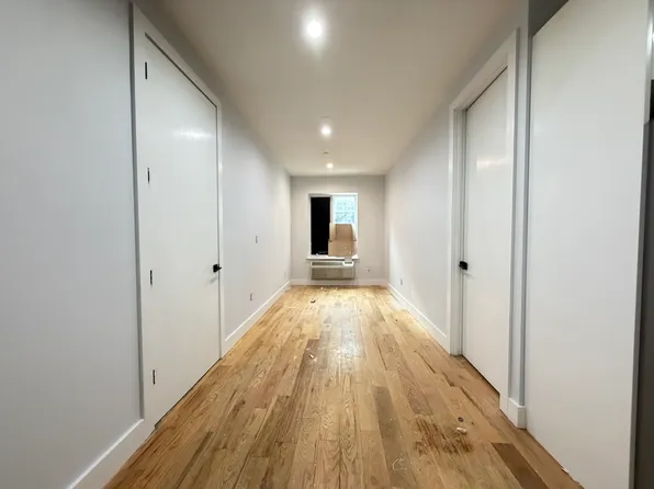 494 Jackson Avenue image 1 of 4