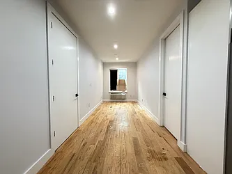 494 Jackson Avenue, #1D