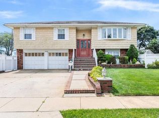 70 Maple St, Massapequa, NY 11758
