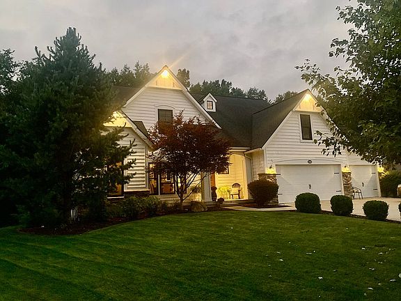 2nd image of 3440 Mason View Dr NE