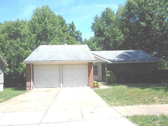 1st image of 1619 Forestedge Dr
