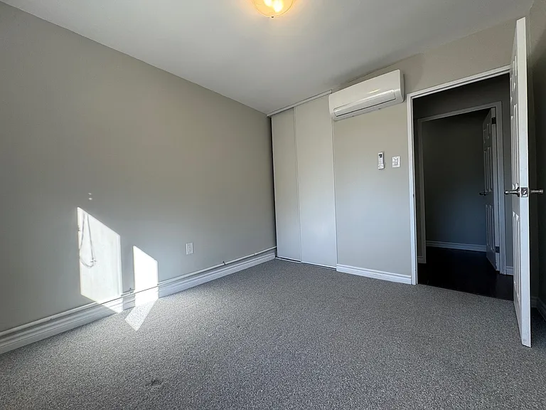 13 Lansdowne Ave N #207 — Photo 10