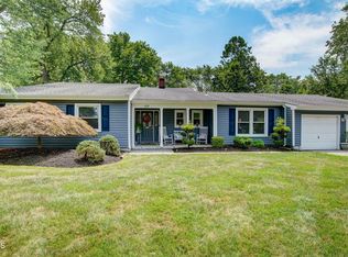 125 Sunnybrook Dr, Freehold, NJ 07728