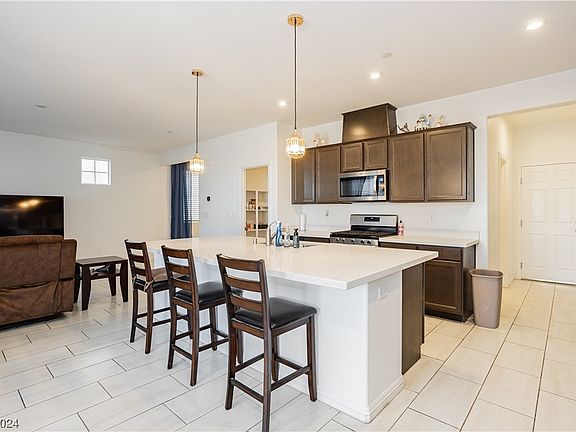 5th image of 4154 Eagle Island St