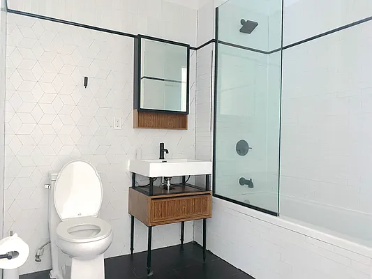 Rented by Nooklyn NYC LLC | media 137