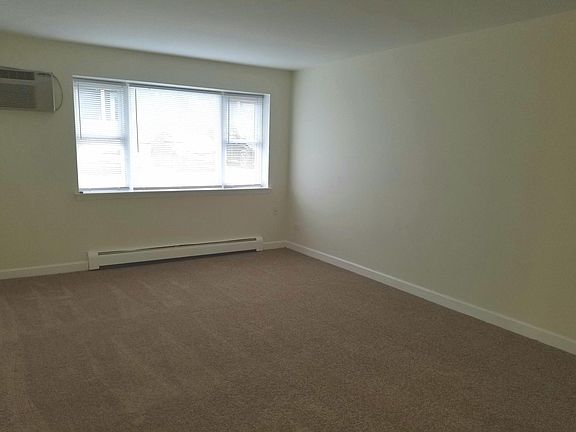 2nd image of 1039 College Ave #6b5ex5yhr