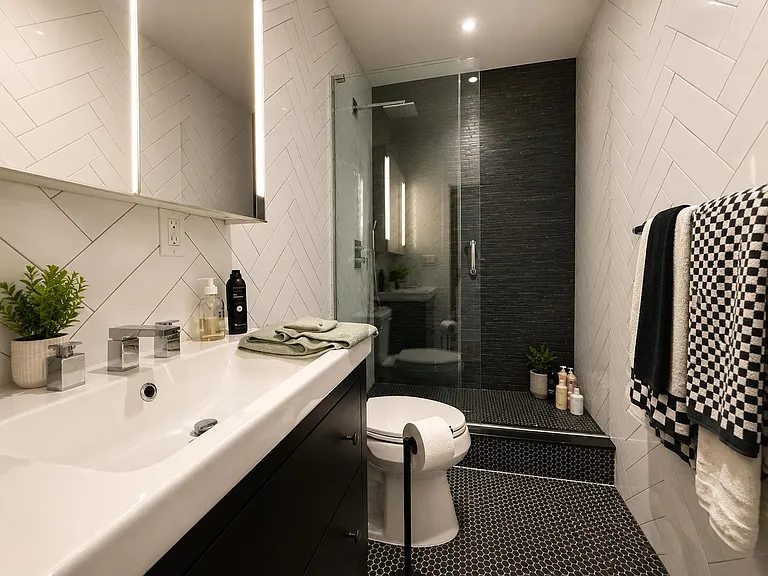 84 Franklin St #2 — Photo 5