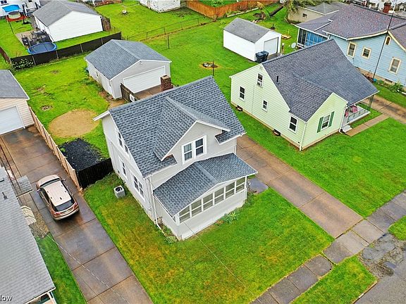 3rd image of 1817 Sheridan Ave NE