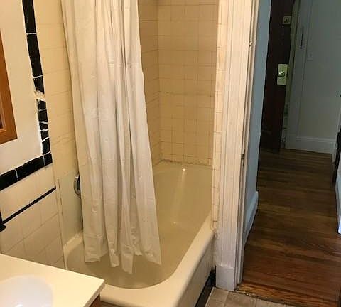 4th image of 1808 Commonwealth Ave #10