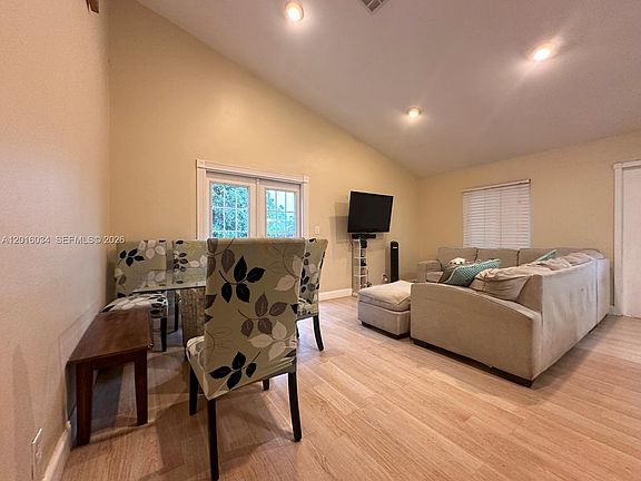 3rd image of 11143 Model Cir E