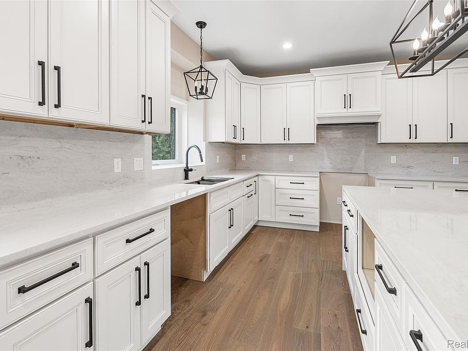 1356 Masters Dr, photo 12