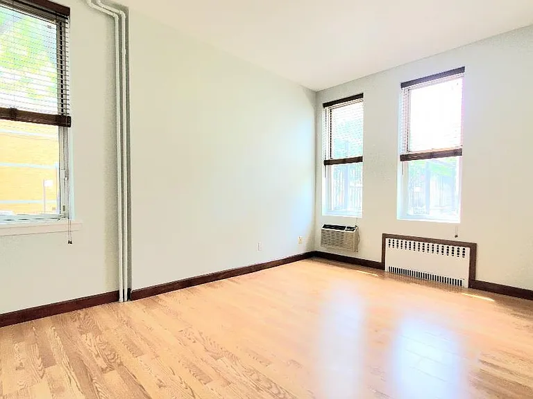 416 Woodward Ave #1R — Photo 4