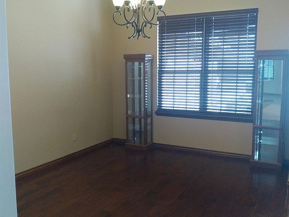 3rd image of 502 Jaguar Ln