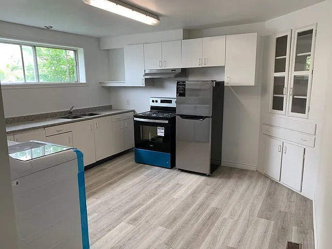 1 bed, 1.0 bath, $1,300 — Photo 2