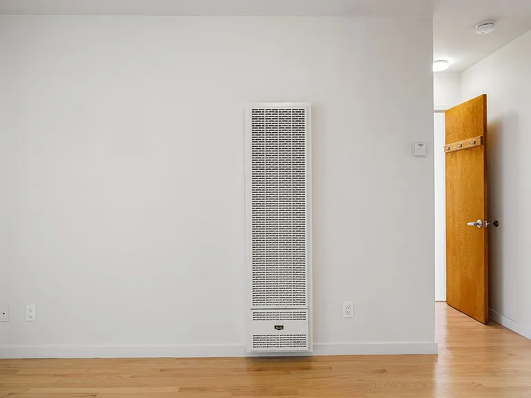 679 Green Street — Photo 21