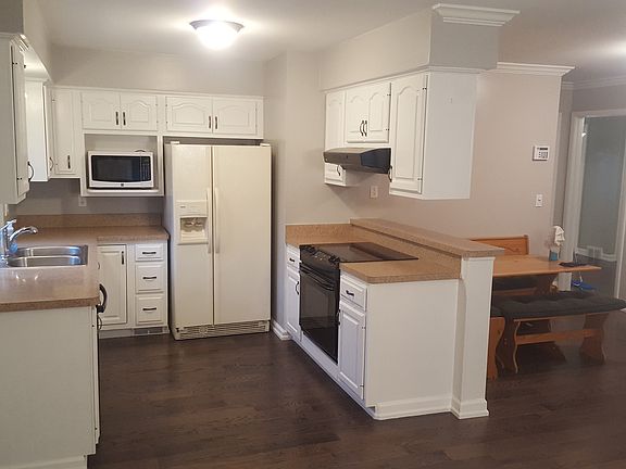 Kitchen / breakfast nook