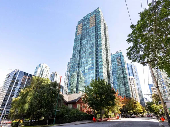 1288 Georgia St W #1303, Vancouver, BC V6E 4R3