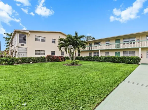 349 Oakridge #349-T, Deerfield Beach, FL 33442