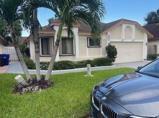 302 Bishop Rd, North Lauderdale, FL 33068