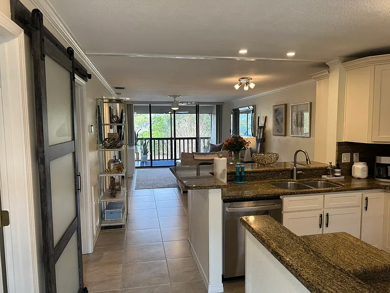 1800 Mariner Dr #6 — Photo 20
