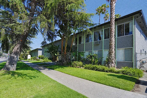 Ravencrest Apartments 2 — Photo 4