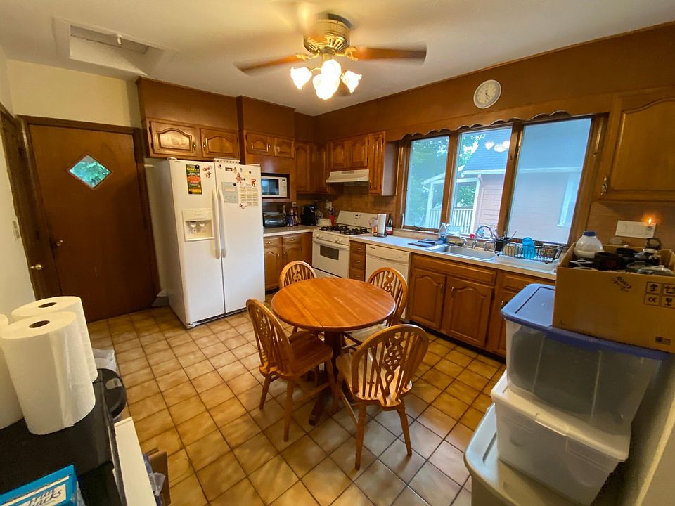 2nd image of 43 Keenan St