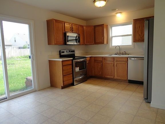 5th image of 9501 Golden Oak Dr