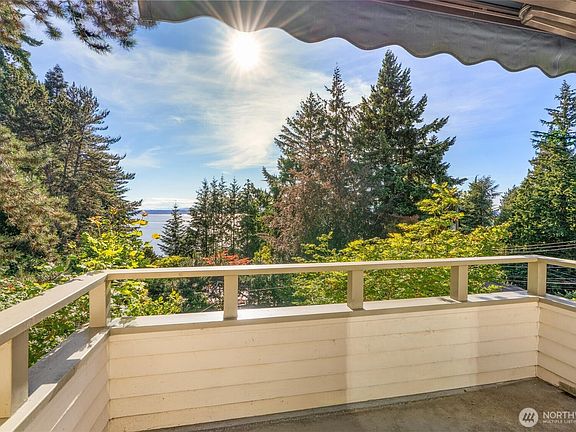 2nd image of 4014 57th Avenue SW