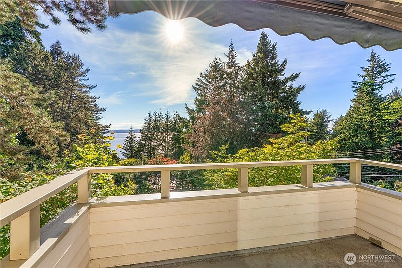 2nd image of 4014 57th Avenue SW