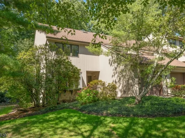 43 Lockley Ct, Mountain Lakes Boro, NJ 07046