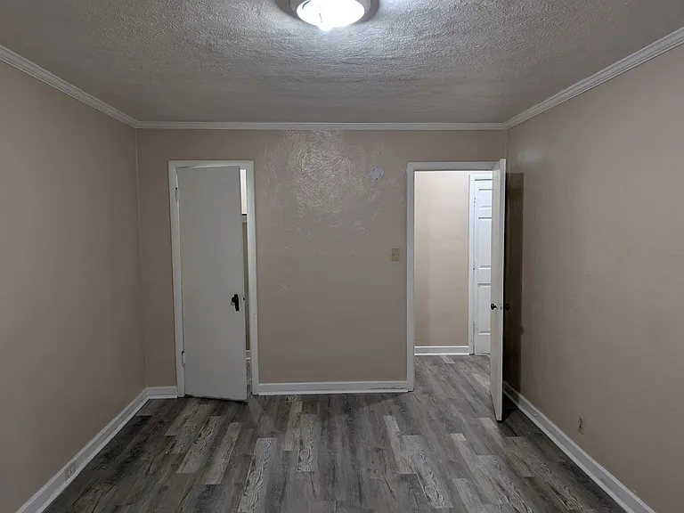 110 Blymyer Ave — Photo 1