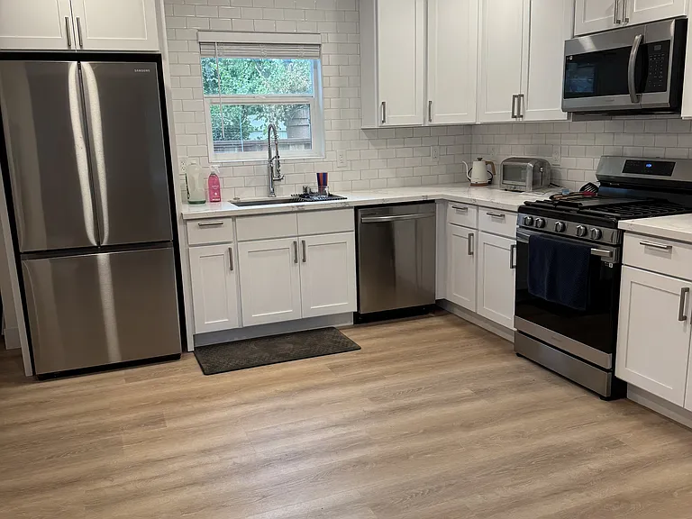 942 Santa Clara St — Photo 1