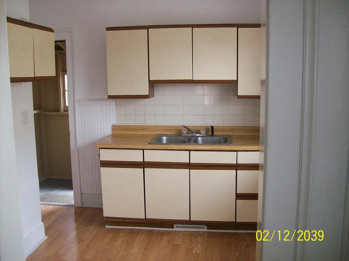 Kitchen - 5117 Centennial Rd