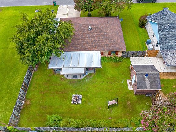2nd image of 1139 W Camellia Dr