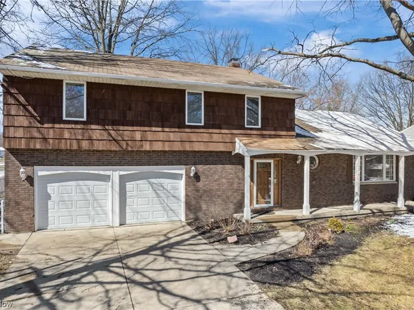 20684 Chestnut Dr, Strongsville, OH 44149