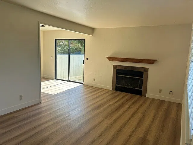 2 bed, 1.5 bath, 924 sqft, $3,200 — Photo 4