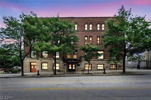 1133 W 9th St Photo 1