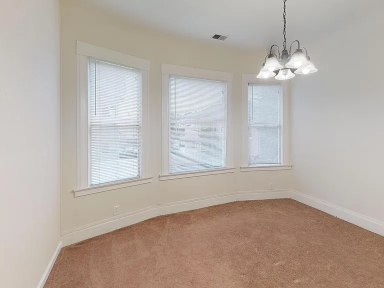 1023 Magnolia St — Photo 6